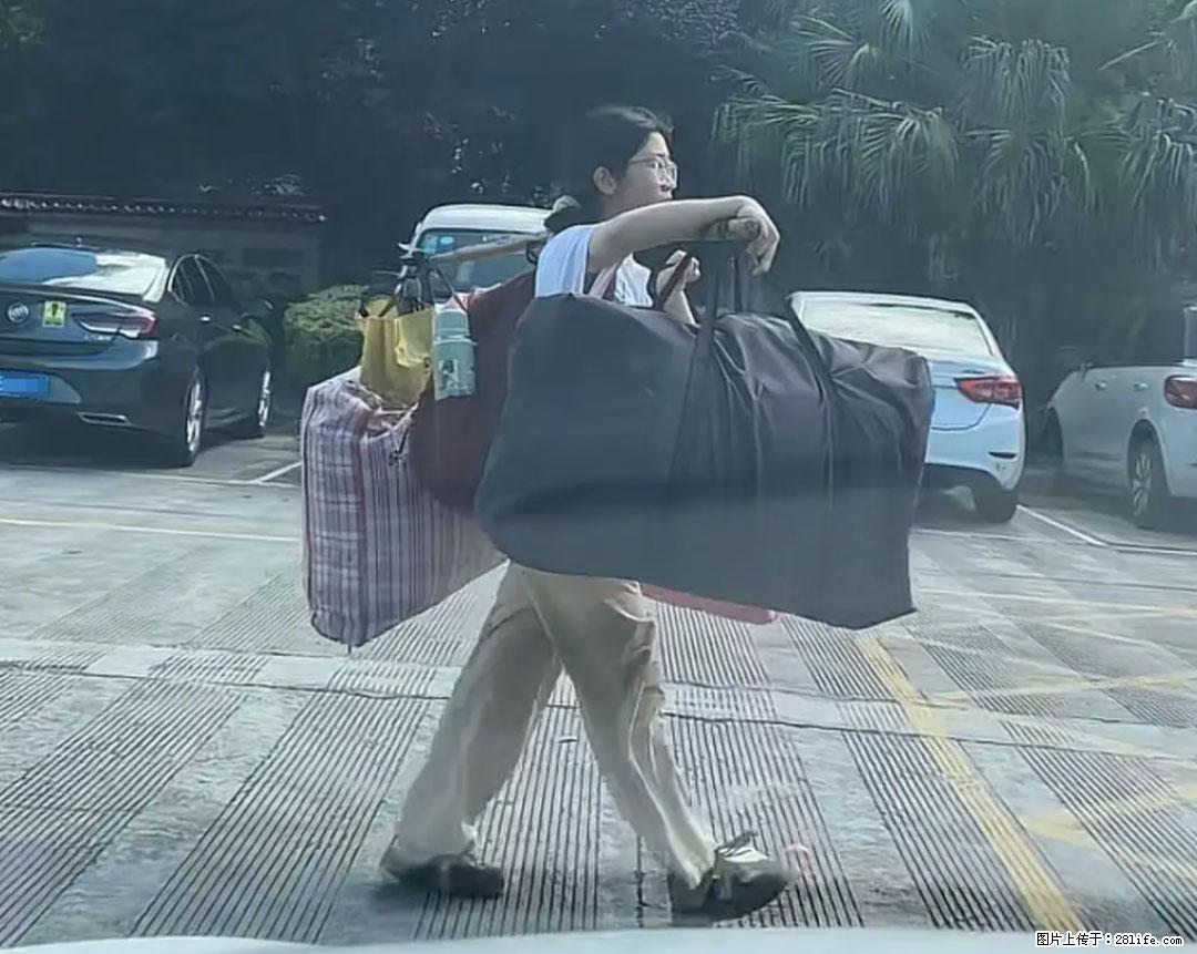 全网追的“扁担女孩”，找了一份暑假工，时薪12元 - 百色生活资讯 - 百色28生活网 baise.28life.net